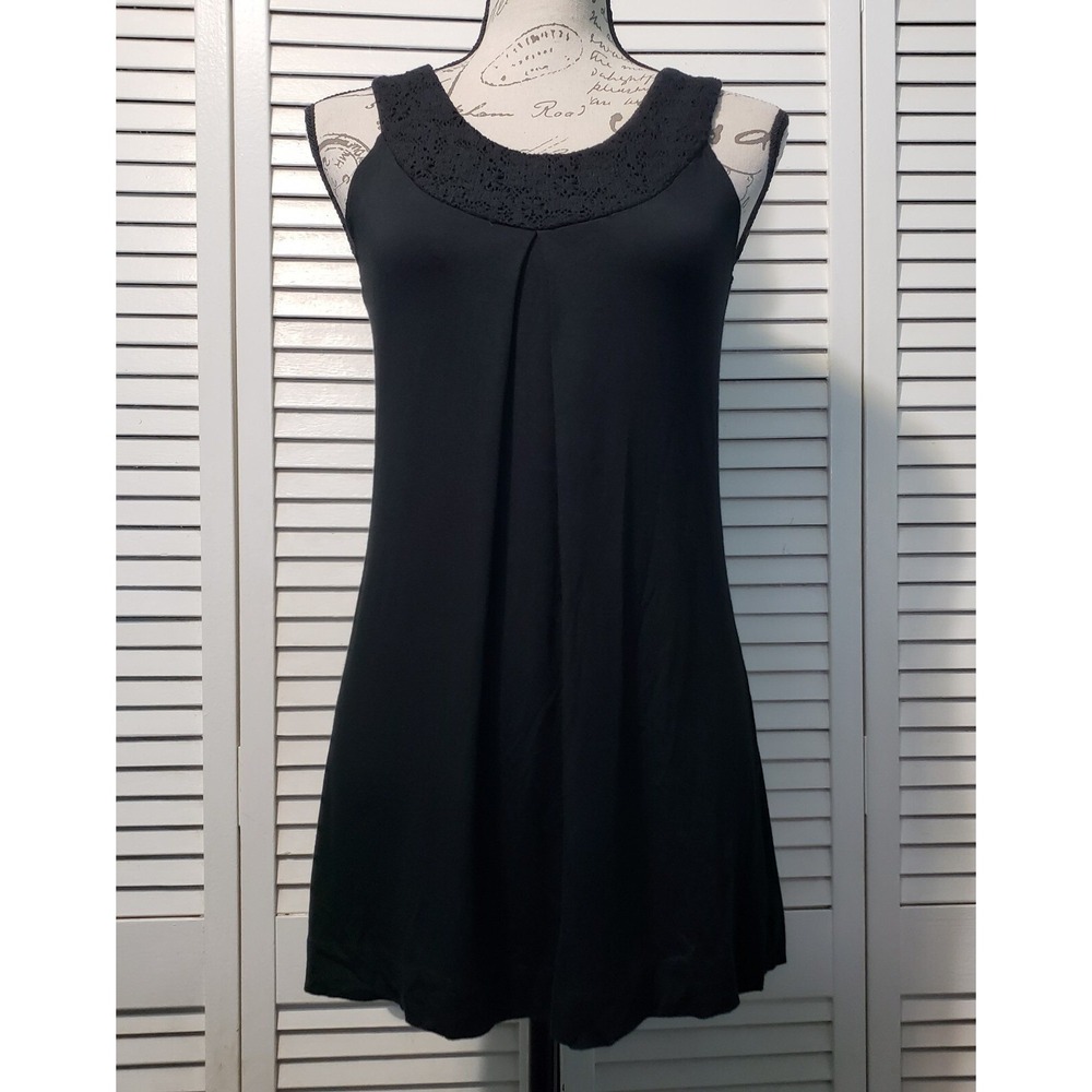 Aqua‎ Tank Top Women's Size Small Black Crochet Lace Neckline Sleeveless Tunic